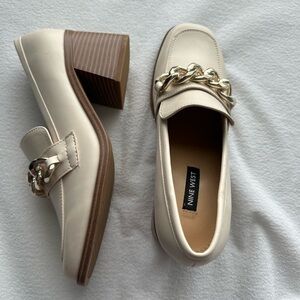 Nine West Women's Cream Loafers with Gold Chain